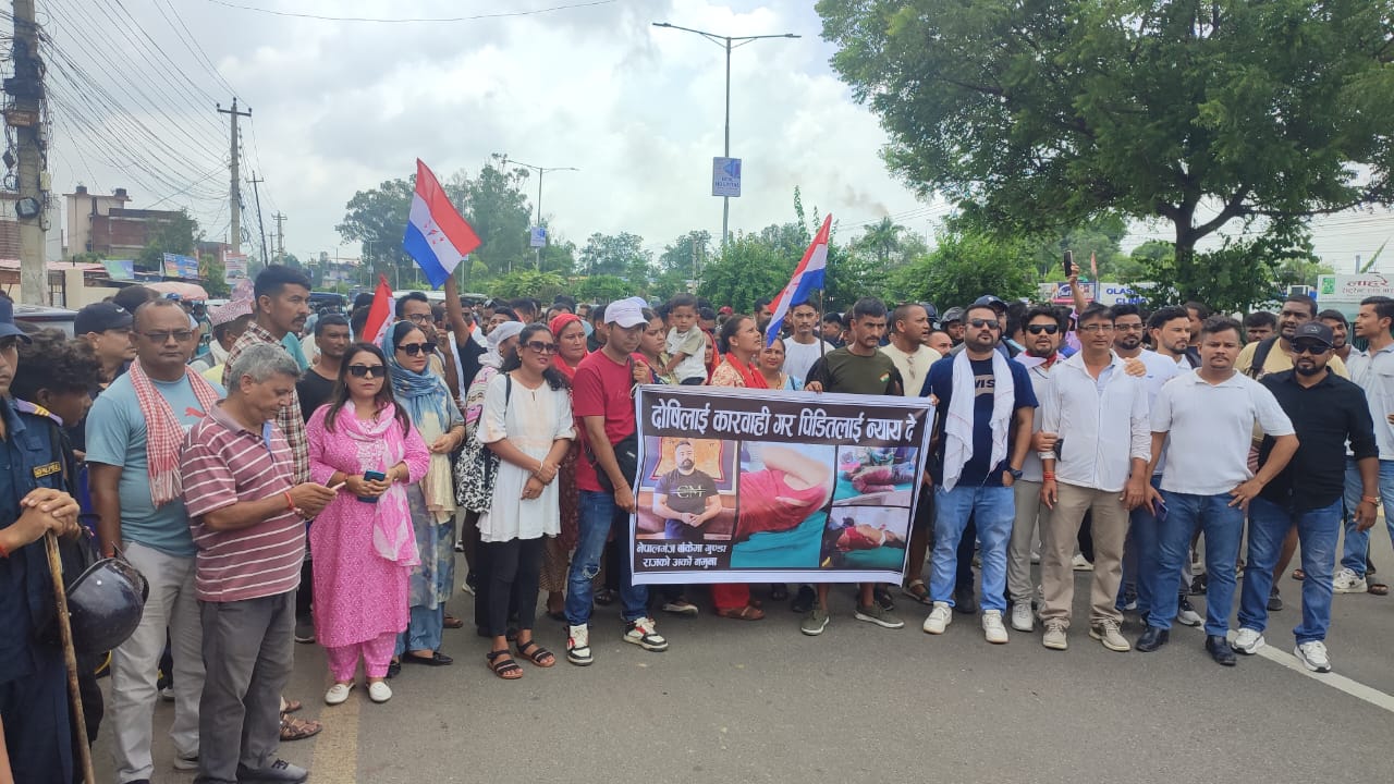 दोषीलाई कारबाही माग्दै तरुण दलले बुझायो गृहमन्त्रीलाई ज्ञापन पत्र Image