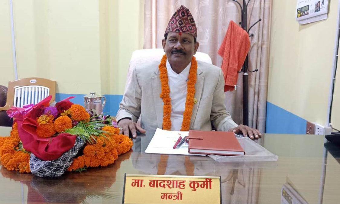 वनमन्त्री बादशाहद्वारा एकैपटक एक सय २४ कर्मचारीको सरुवा Image
