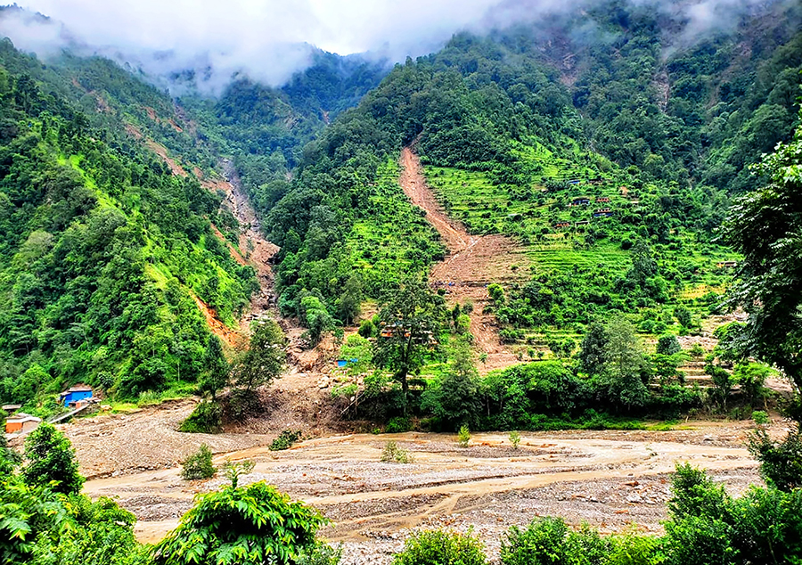 बाढी–पहिरोले लुम्बिनी प्रदेशका यी सडकहरू अवरुद्ध भए Image