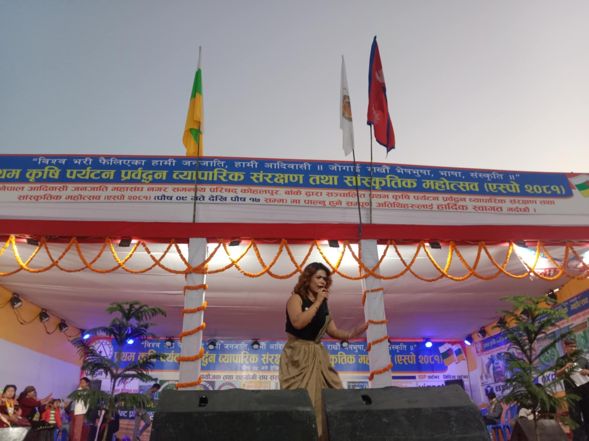 गायक राना र ‘हाउडे माया’ले तताए कोहलपुर महोत्सव Image