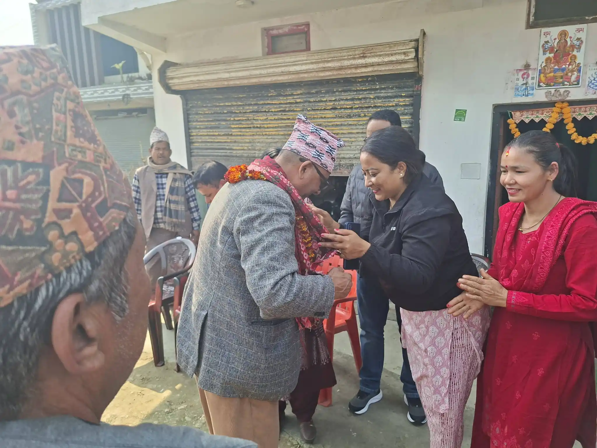 कोहलपुरका बस्तीमा काँग्रेस उम्मेदवार गौडेलको चुनावी भेटघाट Image