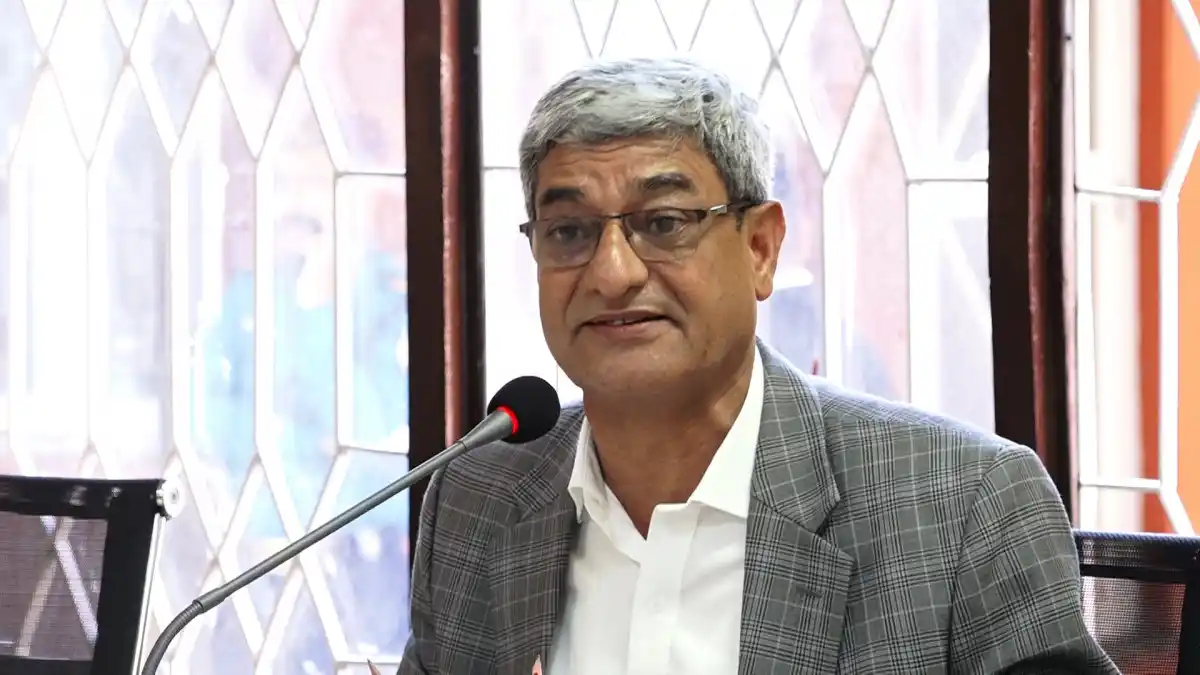पूर्वगृहमन्त्री लेखक कटुञ्जेबाट पक्राउ Image