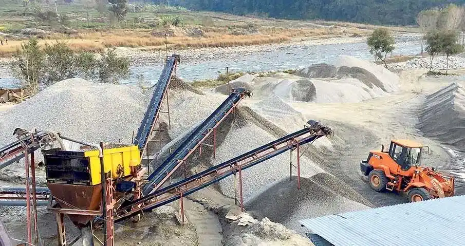 बाँकेसहित ​लुम्बिनीका १२ जिल्लामा रहेका अवैध क्रसर उद्योग बन्द गर्न गृह मन्त्रालयको निर्देशन Image